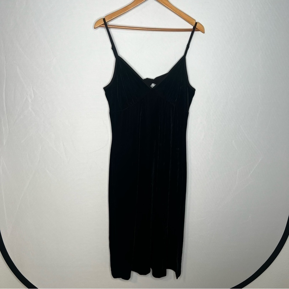 NWT! Band of the Free Black Girl-Crush Velvet Midi Slip Dress. Size Medium. - Picture 5 of 15